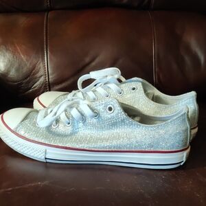 NEW Converse Silver Glazed Glitter All Star Sneakers Size Junior 5/ Women's 7